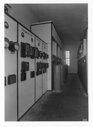 Industrie-Kraftwerk. Station 7 (zur Elektrizitätsversorgung des Kraftwerkes). Innenansicht : Lauta (Niederlausitz). Industrie-Kraftwerk. Station 7 (zur Elektrizitätsversorgung des Kraftwerkes). Innenansicht
