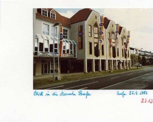 Hornsche Straße. Galerie Hornsches Tor mit Blick auf Kino, C&A und Parkhaus