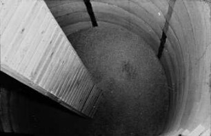 Fotografie: Trocknungstechnik, Belüftungstrocknung, Hochsilo, Nacherntetechnik