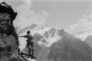 Portrait : Portrait eines Mannes vor einem Alpenpanorama.