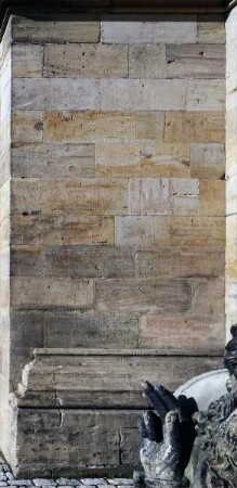 Darstellung des Dombergs vom Domplatz aus gesehen mit Christusmonogramm
