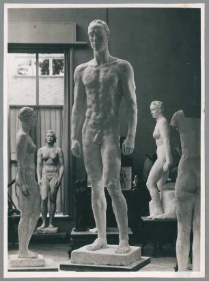 Stehender Jüngling, 1938/39, Gips