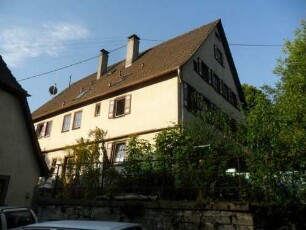 Stadtbild-Altes Schulhaus (an der Kirche)-erbaut um 1620 - bis 1922 als Schule genutzt-Ansicht über Traufseite