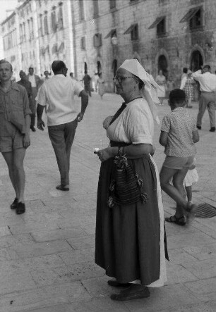 Dubrovnik: Tracht aus dem Herzegowina auf dem Platz