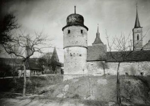 Iphofen, Nordwestturm : Iphofen. Nordwestturm. A. Zwinger. Feldseite über den Wallgraben