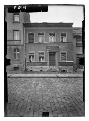 Bernau, Hohe Steinstraße 18. Wohnhaus. Straßenfront