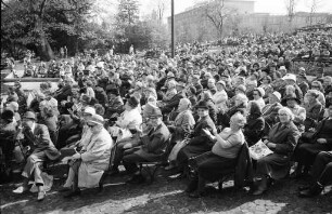 Erster Altennachmittag der neuen Saison auf der Seebühne im Stadtgarten