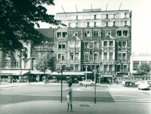 Kurfürstendamm Ecke Meinekestraße. Hotel am Zoo