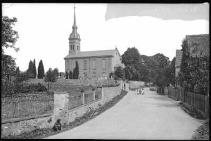 Niederau. Dorfstraße und Kirche