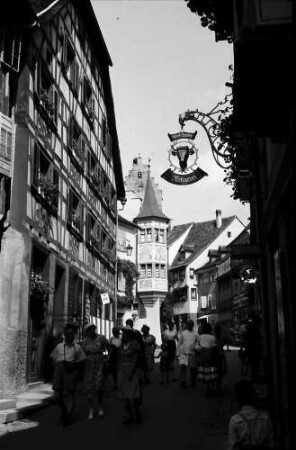 Meersburg: Gasse mit Aushängeschild