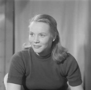 Porträt von Karla Runkehl, Schauspielerin am Deutschen Theater Berlin : Porträt von Karla Runkehl