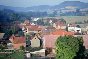 Blick vom Kirchturm nach Westen: Ortsansicht, Landschaft