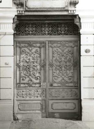 Dresden-Neustadt, Königsbrücker Straße 40. Wohnhaus mit Laden (1893). Einfahrt