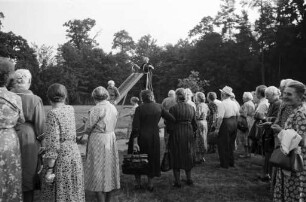Waldranderholung für alte Menschen der Liebfrauenpfarrei im Caritas-Waldheim.