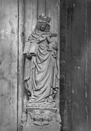 Stehende Madonna