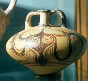 Doppelhenkelkrug mit Oktopusdekor : Agios Nikolaos (Kreta), Archäologisches Museum. Spätminoischer Doppelhenkelkrug mit Oktopusdekor