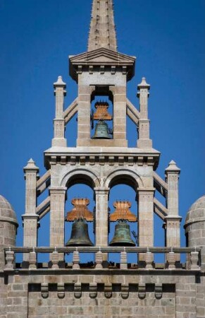 Frankreich. Bretagne. Cotes d Armor. Pleubian. Kirchturm mit Aussenkanzel. Glockenturm. 16 Jahrhundert