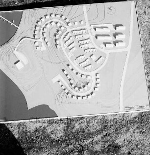 "Ehlers'sche Koppel" zwischen Herrenteich und Ahrensböker Straße: B-Plan Herrenteich: Entwurf für "Mustersiedlung" mit Mietwohnblocks, Atriumhäusern, Einfamilienhäusern: Architeturmodell
