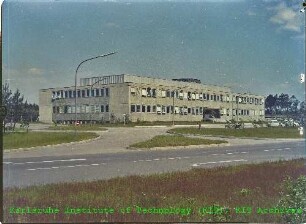 Außenansicht der Schule für Kerntechnik (SKT), von Südosten