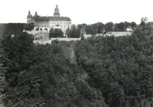 Schloss Fürstenstein : Fürstenstein (Ksiaz/Polen). Schloß Fürstenstein. Blick von Süden über den Fürstensteiner Grund