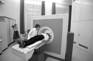 Städtisches Klinikum Karlsruhe - Zentrales Röntgeninstitut. Anschaffung eines Ergänzungsgeräts für Computertomograph "Somatom 2"