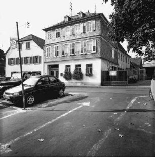 Oestricher Weinkellerei; Oestrich-Winkel, Friedensplatz 9