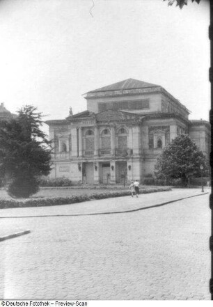 Leipzig. Ruine des 2. Gewandhauses zu Leipzig, Mai 1956