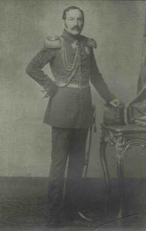 Fidel Karl von Baur-Breitenfeld, Generalmajor, Kriegsminister von 1849-1850 in Uniform und Orden, Bild in Halbprofil