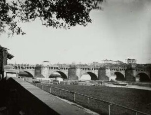 Dresden-Altstadt. Alte Augustusbrücke (1727/1731; M. D. Pöppelmann, J. G. Fehre). Ansicht von Nordwest