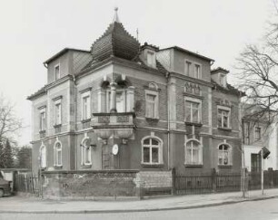 Pirna-Copitz. Villa, Rudolf-Renner-Straße 23 : Pirna-Copitz. Villa, Rudolf-Renner-Straße 23. Eckansicht