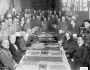 Leopold von Bayern unterzeichnet den Waffenstillstand von Brest-Litowsk