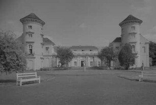 Rheinsberg. Seeseitige Schlossansicht