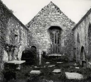 In den Burren: Die Kirchenruine von Killinaboy