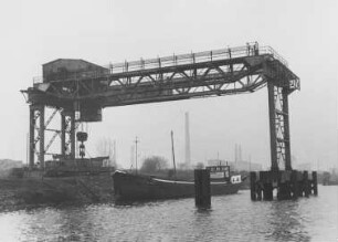 Hafen Krupp-Horl am Rhein-Herne-Kanal mit Verladeanlage 1952