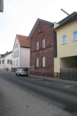 Ehemalige Schillerschule (Massivbau); Erzhausen, Hauptstraße 12