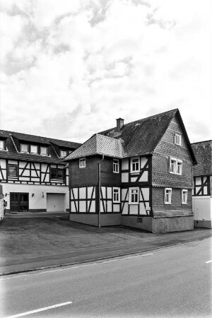 Alte Schule (Schule, Fachwerk); Hatzfeld, Albert-Wagner-Straße 4