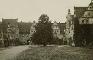 Wermsdorf, Altes Jagdschloss : Wermsdorf. Altes Jagdschloss. Schlosshof