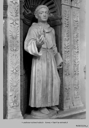 Altar mit den Heiligen Franziskus, Johannes dem Täufer, Antonius von Padua : Altarplatte mit Heiligen in Nischen