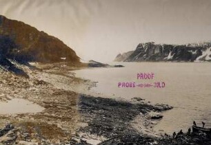Spitzbergen/ Norwegen: Smerenbergbucht mit verlassenen Expeditionsstützpunkten