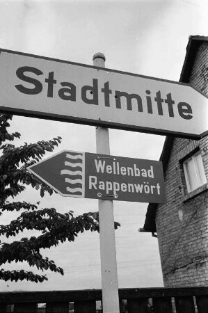 Eröffnung des Wellenbeckens im Rheinstrandbad Rappenwört.