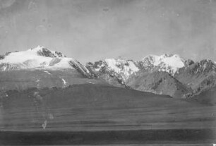 Panorama der Kok-su-Yuldus Kette : Panorama der Koksu-Yuldus Kette. Im Vordergrund Hügel
