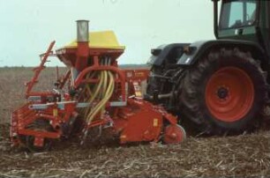 Fotografie: Drillkombination, Drillmaschine, Pneumatische Verteilung, Breitsaat, Zinkenrotor