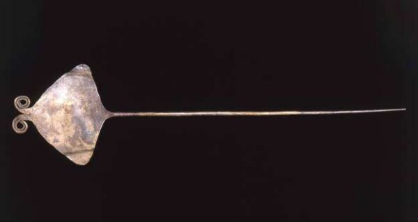 Silver garment pin (Tupu)