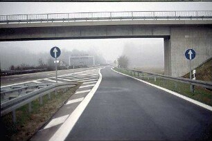 Ausfahrt aus Nebenfahrbahn Ost (Basel Richtung Karlsruhe) zu Hauptfahrbahn Ost (Basel Richtung Karlsruhe)