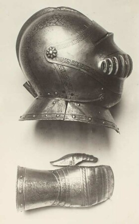 Fälschung: Helm mit Hentzen