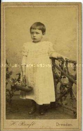 Kleines Mädchen im weißen Kleid, Carte de Visite