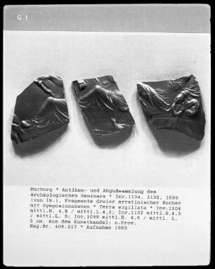 Fragment dreier arretinischer Gefäße mit Symposionsszenen (Terra Sigillata)