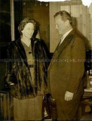 Willy Brandt empfängt die Countess of Albermarle