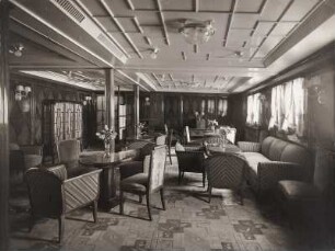 Passagierschiff "Hamburg" : Passagierschiff "Hamburg". Länge 193,50 m, Breite 22,10 m (1925-1926; Blohm und Voss). Damensalon II. Klasse (Ausstattung Deutsche Werkstätten AG Hellerau)