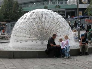 Oslo - Brunnen im Zentrum : Brunnen im Zentrum. Aufgenommen in Oslo im September 2004